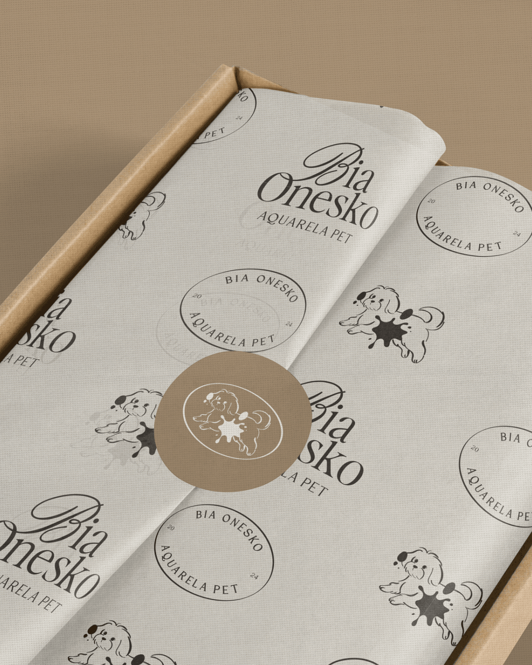 Padronagem da identidade visual em papel de embalagem do projeto BIA ONESKO