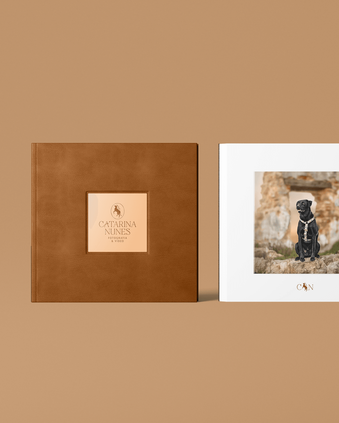 Álbum e fotografia com aplicações do logotipo do projeto CATARINA NUNES