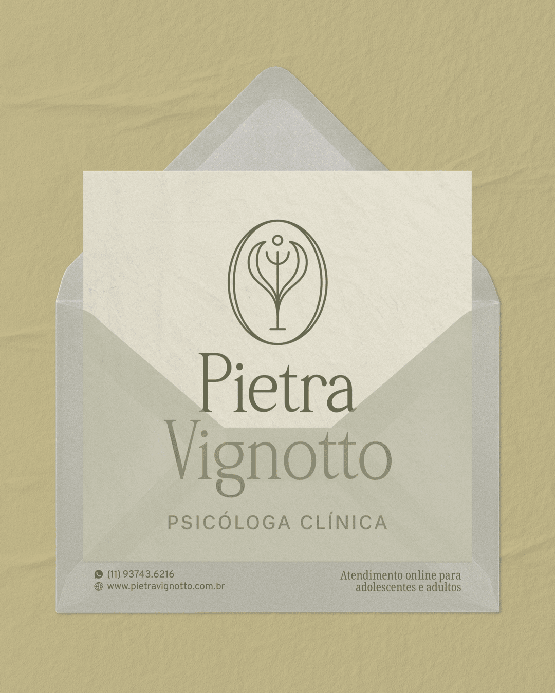 Papelaria da psicóloga apresentada em um envelope do projeto PIETRA VIGNOTTO