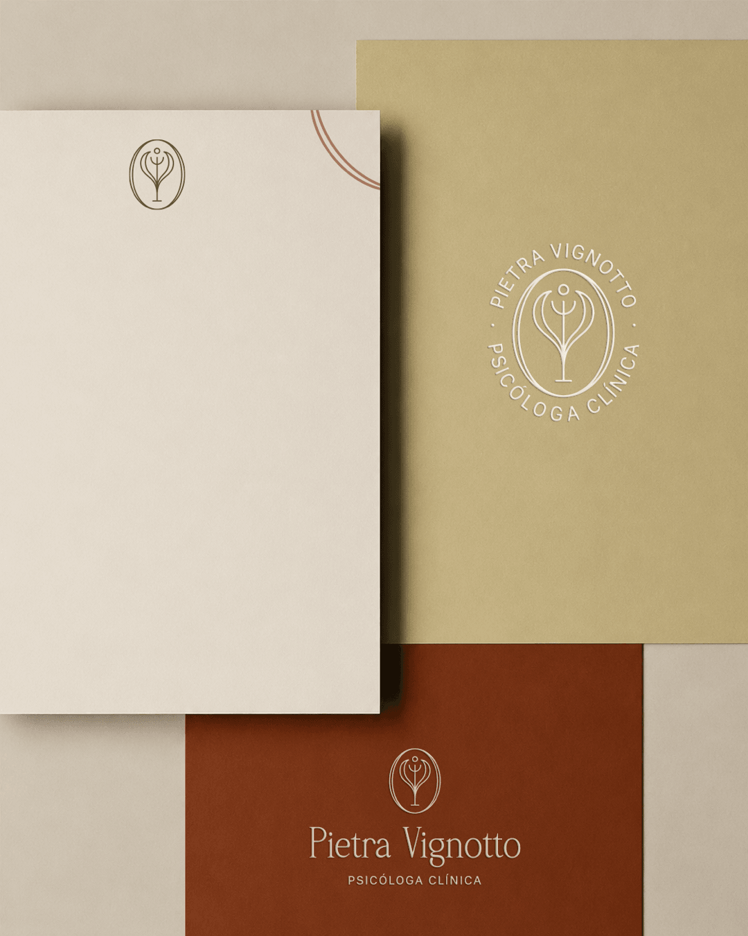 Sistema visual aplicado em peças de papelaria do projeto PIETRA VIGNOTTO
